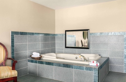 Hanover Hotel | Super 8 by Wyndham Hanover