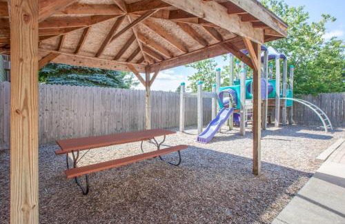 Houghton Lake Hotel | Super 8 by Wyndham Houghton Lake