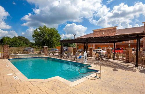 Barker Hotel | Super 8 by Wyndham Houston Northwest Cypress