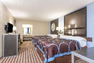 Nassau Bay Hotel | Super 8 by Wyndham Houston Webster NASA