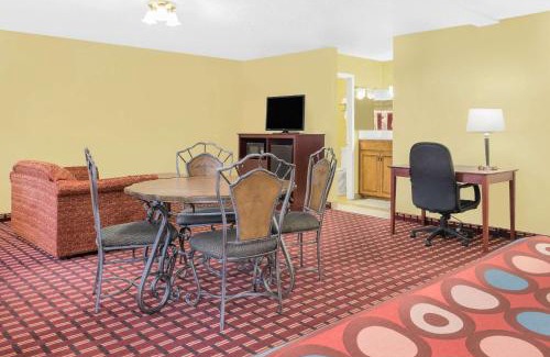 Kerrville Hotel | Super 8 by Wyndham Kerrville TX