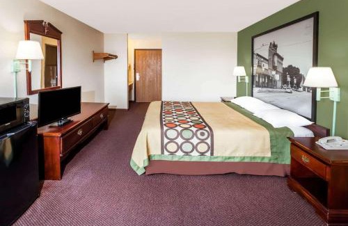 Lincoln Hotel | Super 8 by Wyndham Lincoln
