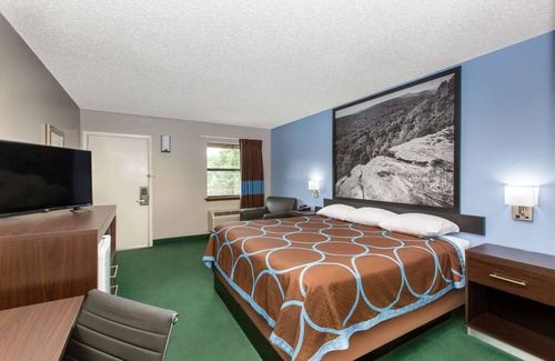 Malvern Hotel | Super 8 by Wyndham Malvern