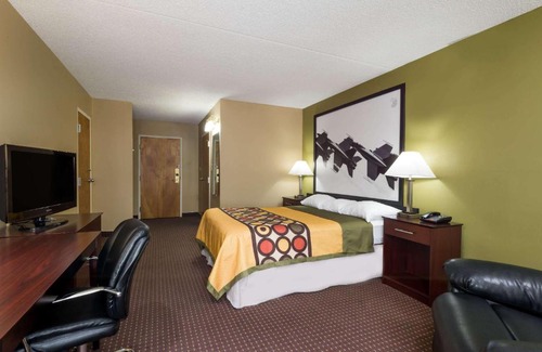 Miamisburg Hotel | Super 8 by Wyndham Miamisburg Dayton S Area OH