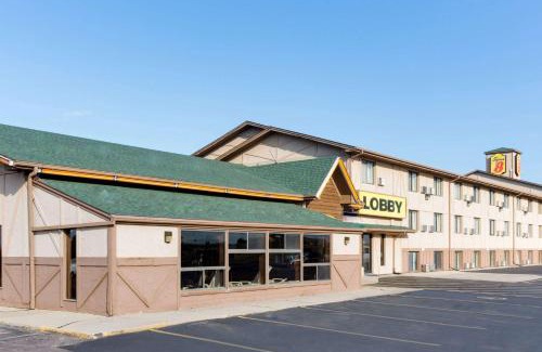 Mitchell Hotel | Super 8 by Wyndham Mitchell
