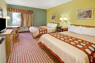 Pasadena Hotel | Super 8 by Wyndham Pasadena