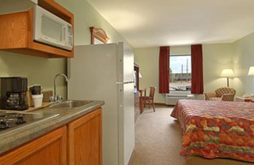 Kreole Hotel | Super 8 by Wyndham Pascagoula