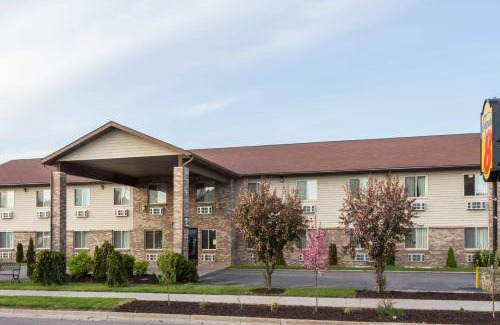 Rexburg Hotel | Super 8 by Wyndham Rexburg