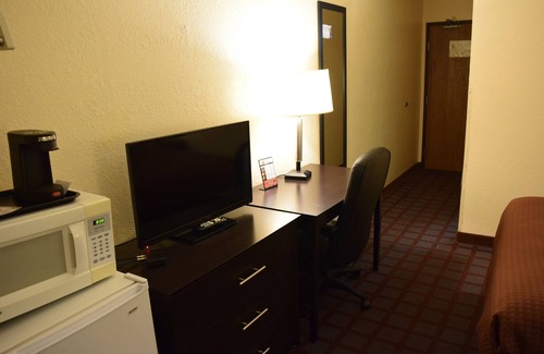 Saginaw Hotel | Super 8 by Wyndham Saginaw