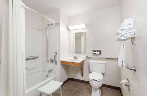 Sidney Hotel | Super 8 by Wyndham Sidney NY