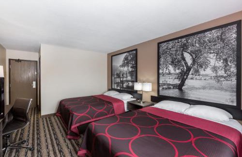 Spirit Lake Hotel | Super 8 by Wyndham Spirit Lake/Okoboji