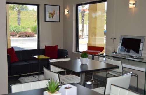 Stockbridge Hotel | Super 8 by Wyndham Stockbridge