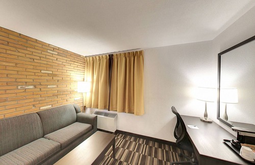 Sudbury Hotel | Super 8 by Wyndham Sudbury ON