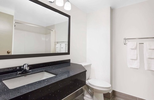 Sudbury Hotel | Super 8 by Wyndham Sudbury ON