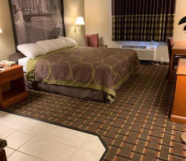 Valparaiso Hotel | Super 8 by Wyndham Valparaiso