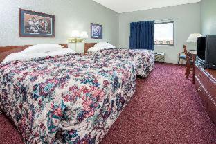 Waterloo Hotel | Super 8 by Wyndham Waterloo