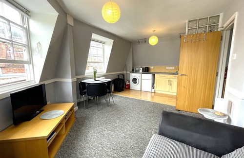Bristol Old City Apartment | Super Central Apartment in Bristol's Old City