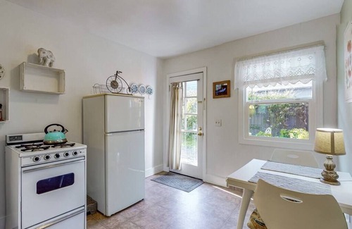Arcata Apartment | Super Convenient Micro-Apartment