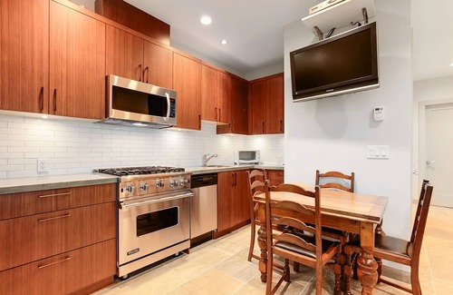 West Point Grey Apartment | Super cute 2 bedroom suite in Point Grey