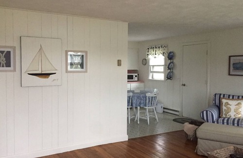 Narragansett Cottage | Super cute 3BR cottage with water view!