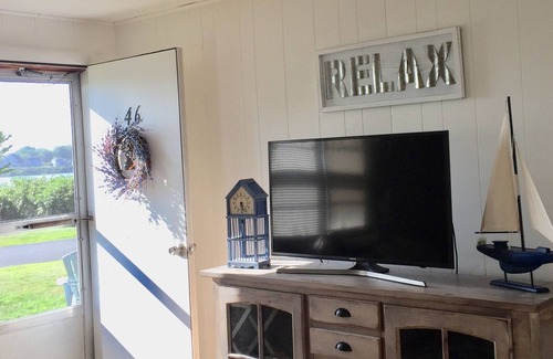Narragansett Cottage | Super cute 3BR cottage with water view!