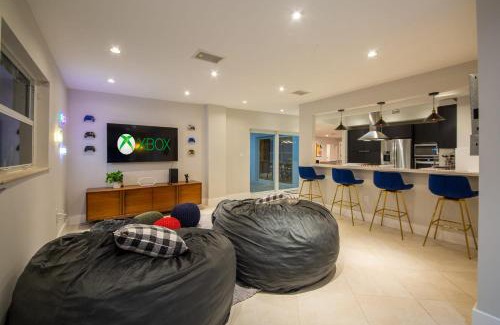 North Miami Beach Villa | Super Fun Villa Game Room BY THE GLAMHOMES