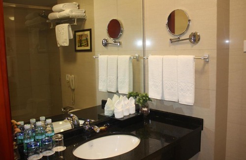 Jinsong Panjiayuan Hotel | Super House International