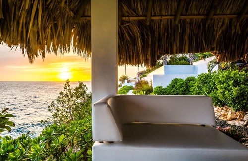 Sint Willibrordus Villa | super luxurious Oceanfront Villa Yazmin