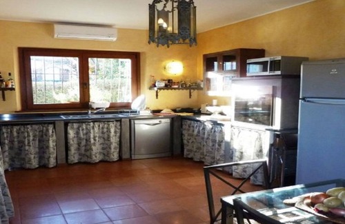Solcio Villa | Super Luxury!PRIVATE LAKE ACCESS-Tennis court 9-hole on site private golf course