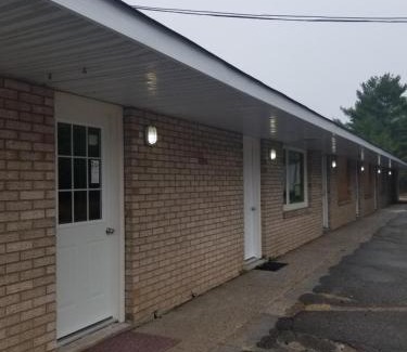 Algoma District Hotel | Super Nights Inn
