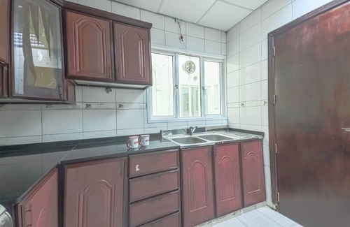Sur Hotel | Super OYO 111 Al Thabit Hotel