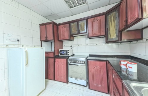 Sur Hotel | Super OYO 111 Al Thabit Hotel