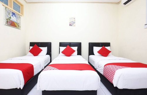 Kampung Kijing Hotel | Super OYO 89640 Hotel Pelangi Marang
