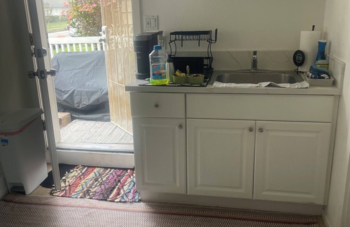 North Redondo Apartment | Super private and cozy studio , 5 min drive to beach.