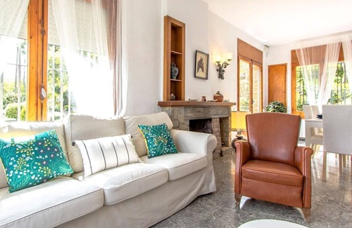 Sant Cugat del Valles Villa | Super Sant Cugat with swimming pool just 15 km from Barcelona!