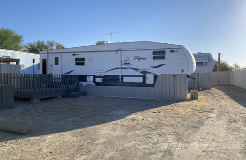 Drexel Heights House | Super saver 5th wheel- near casinos shopping