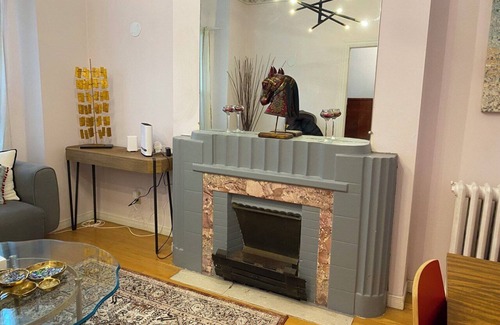 Little Portugal House | Super Spacious Private room on top floor with balcony in downtown Toronto