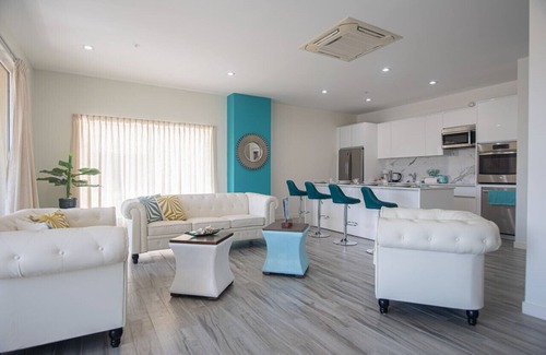 Palm Beach Apartment | Super Stylish Palm Beach 2-Bed 2-Bath Condo - Unbeatable Location!