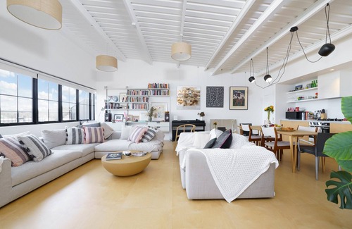 Clapton Apartment | Super-Stylish Zen Warehouse Conversion