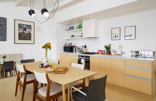 Clapton Apartment | Super-Stylish Zen Warehouse Conversion