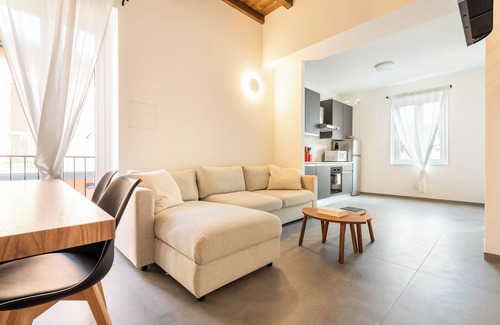 Robecco sul Naviglio Apartment | Super suite apartment on Naviglio castel view