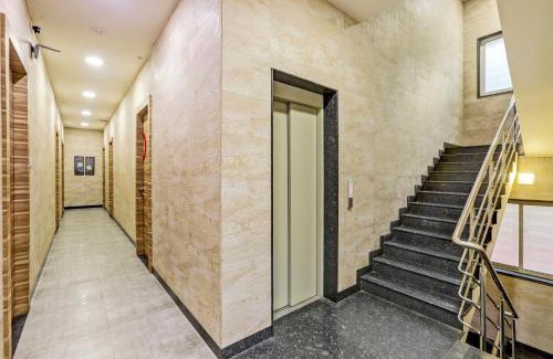 Sector 1 Hotel | Super Townhouse OAK Shubhham Regency
