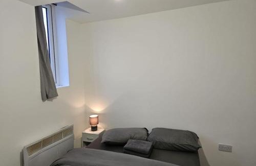 Ilkeston Apartment | Super Value Bath Street Flat