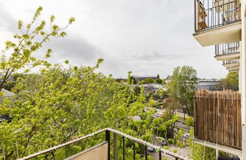 Saska Kepa Apartment | SuperApart Saska 48a, Sleek 6th-Floor Studio with Balcony & Elevator Access