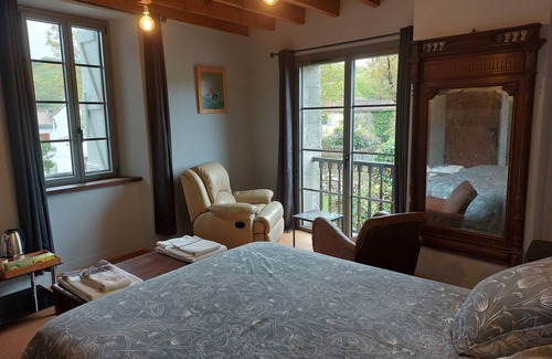 Nestier Bed & Breakfast | Superb 1785 guesthouse, whirlpool bath, massages