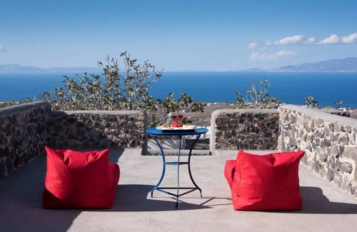 Finikia Apartment | Superb 1BR Suite Splendid Terrace in Santorini