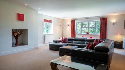Wyton House | Superb 4BD Stay in Wyton and Houghton Village