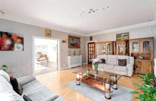 Inveresk House | Superb 5 bedroom Villa 16 mins from City Centre