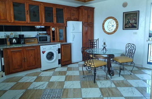 Chott Mariem Apartment | Superb apartment on 2nd floor with sea view