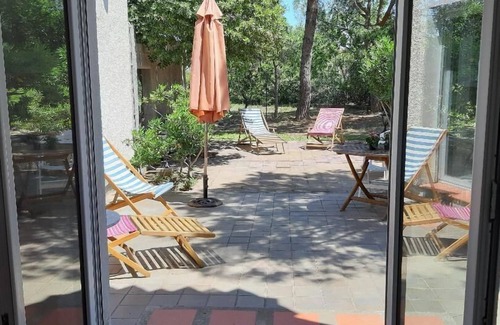 Salses-le-Chateau Villa | Superb architect designed villa 230m2 with air conditioning in fenced wooded park